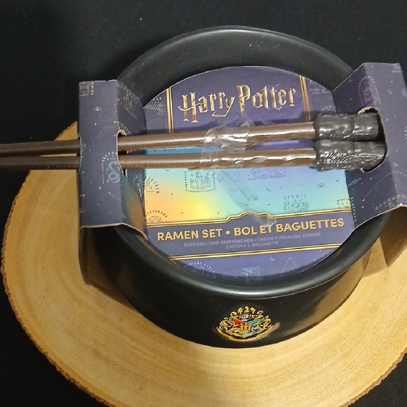 New! Harry Potter Ramen Bowl Chopsticks Set - Picture 2 of 13
